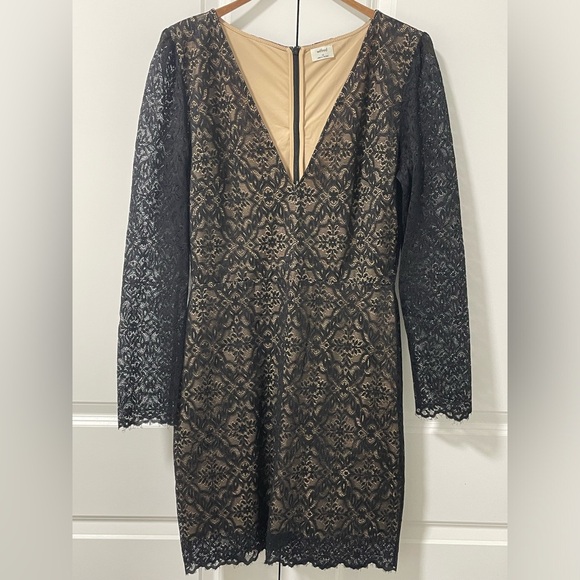 ARITZIA- Wilfred black body con lace dress - Picture 1 of 3